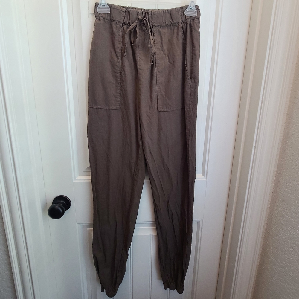 Green tie pants